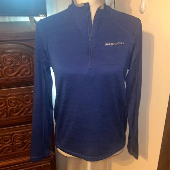 Vineyard Vines blue zipper up pull over, boys size large. - Picture 1 of 6